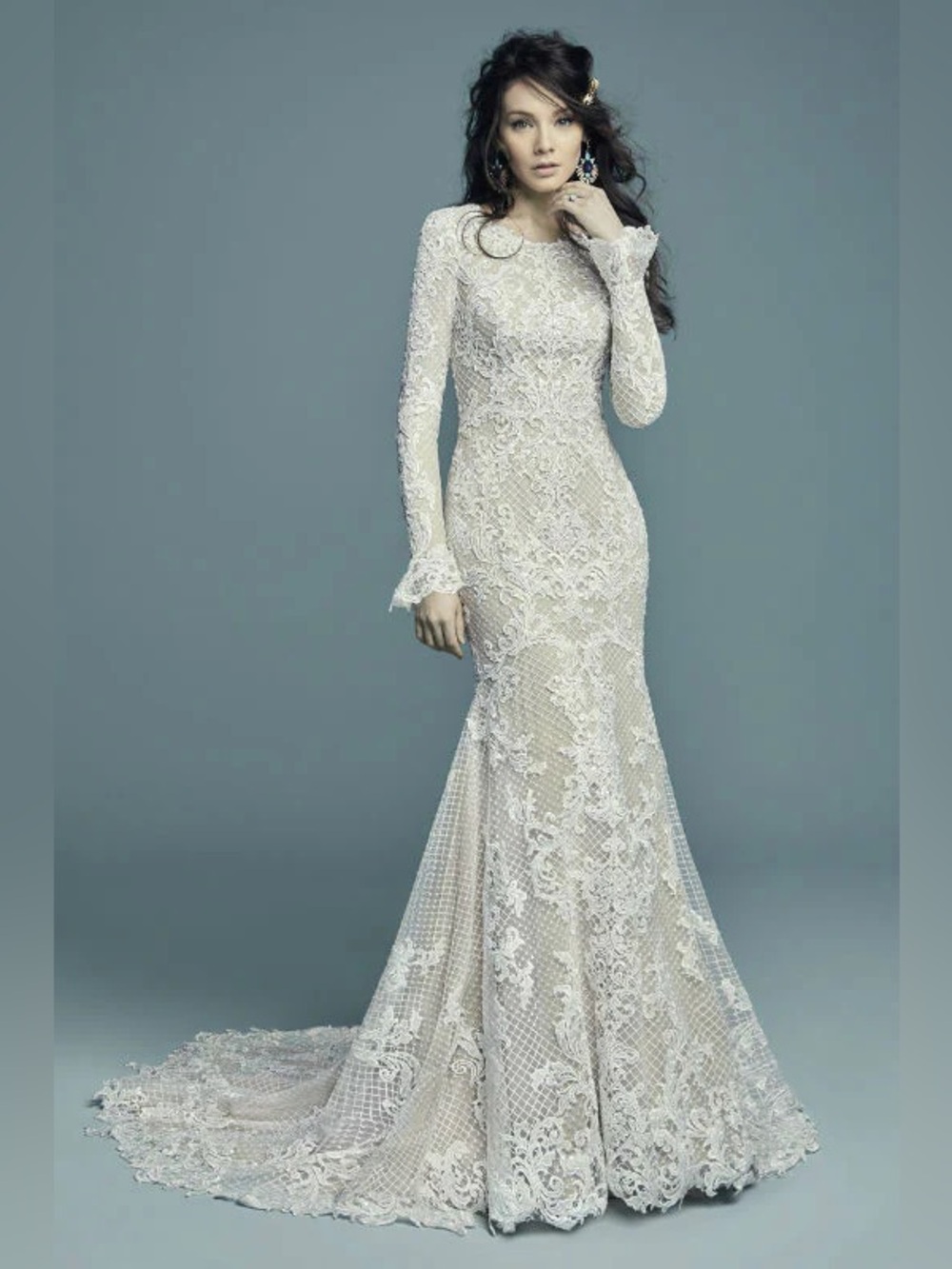 Maggie Sottero Ivory Lace Long-Sleeve Wedding Gown . ✨Style : Hailey ✨